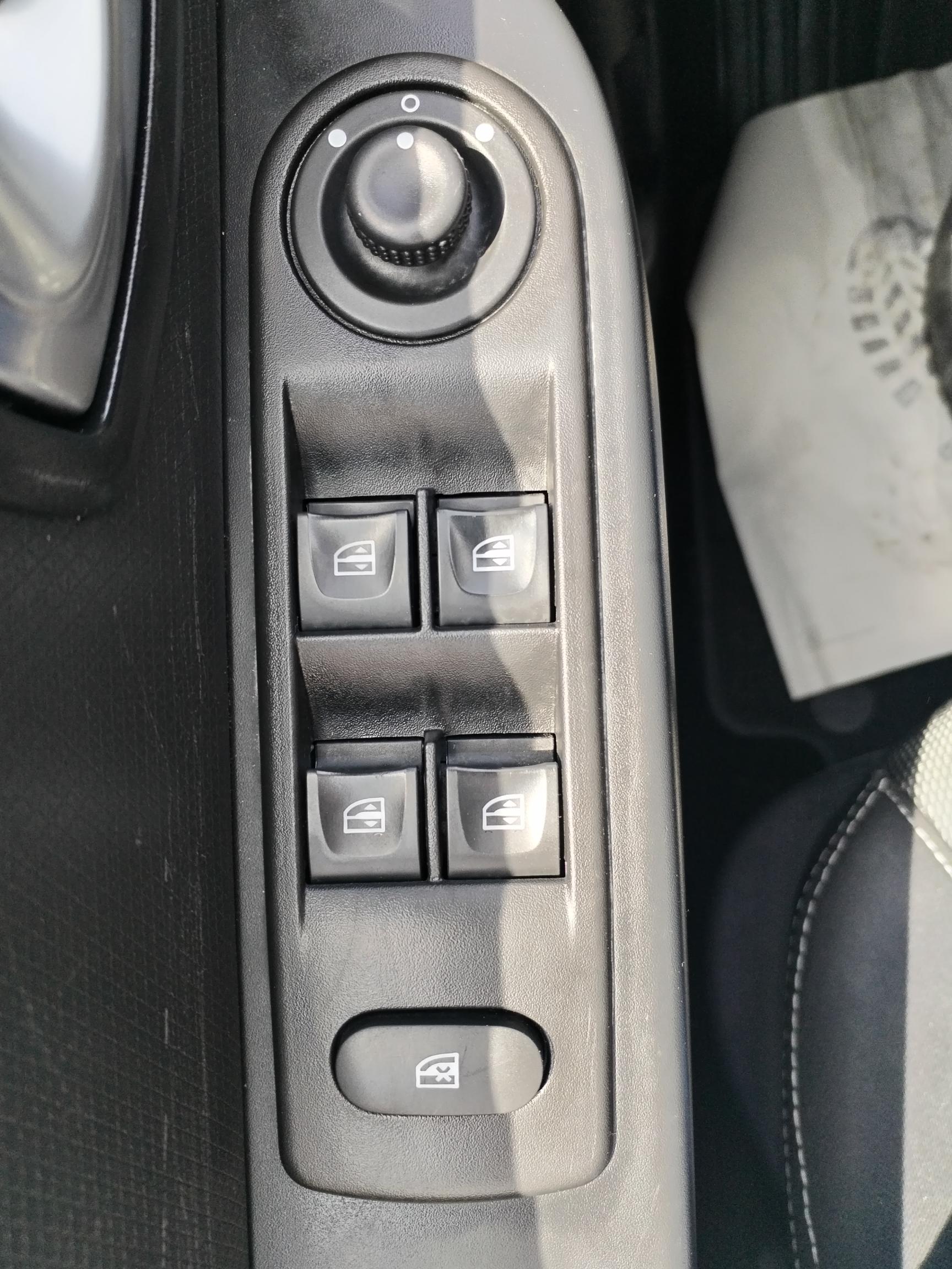 RENAULT  CLIO IV